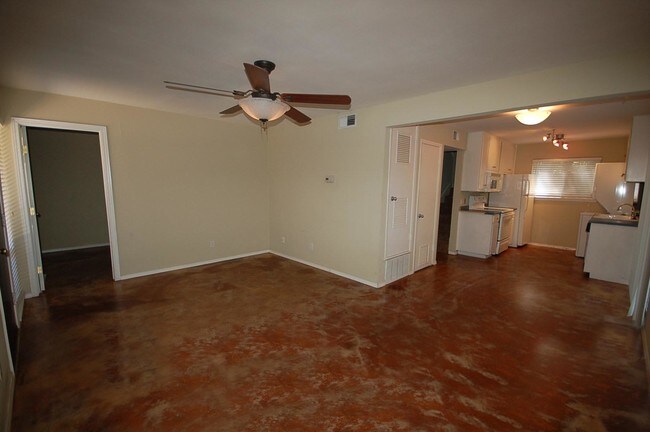 Foto del edificio - 607 E 43rd St