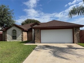 Building Photo - 904 W Solar Dr