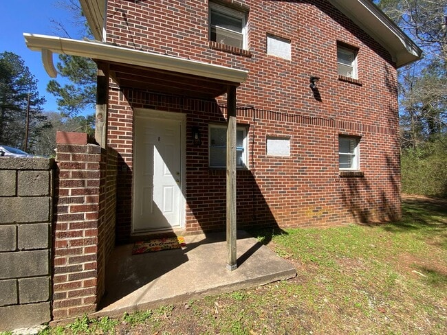 Photo - 2362 Airport Dr Apartment