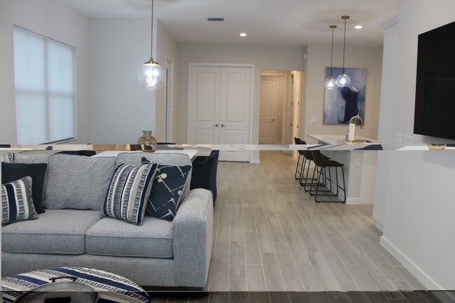 Building Photo - 14625 Kingfisher Loop