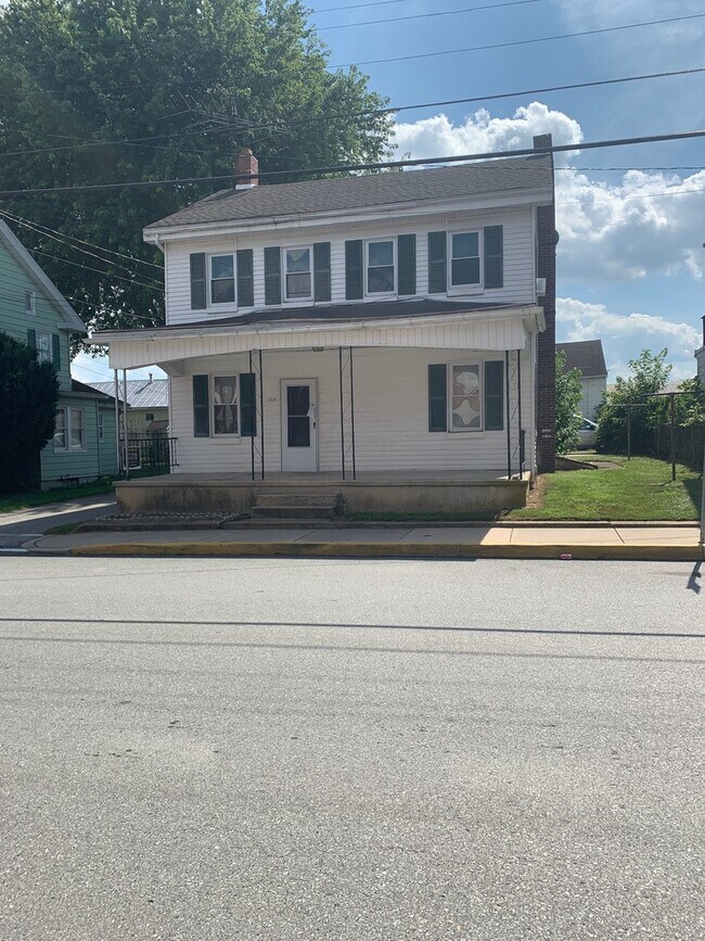Building Photo - 1st Floor Apartment in East Prospect Borou...