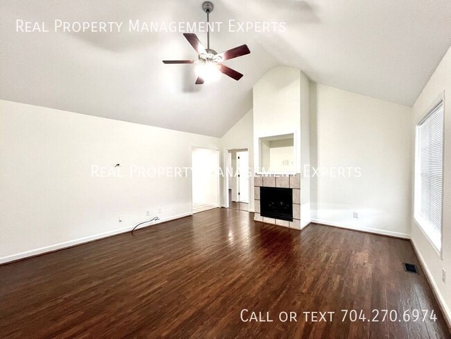 Foto del edificio - 133 Polaris Dr