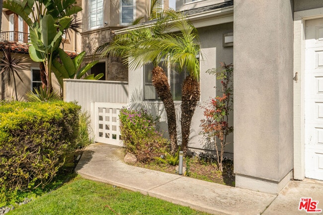 Building Photo - 2606 Pacific Ave