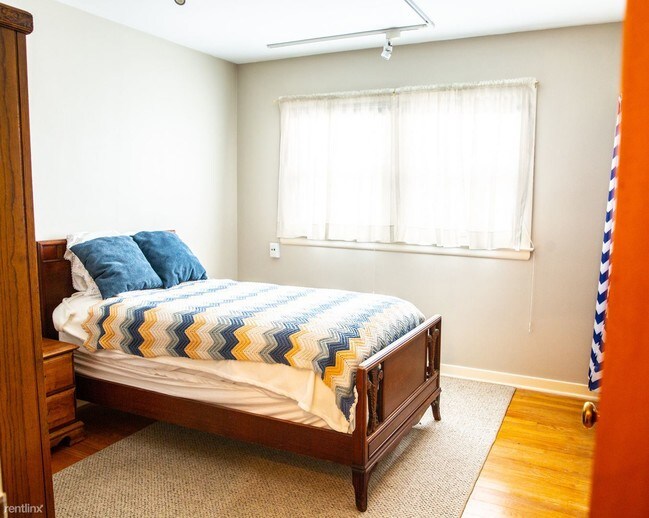 Building Photo - 4 br, 2 bath House - 400 S Can Dota Ave