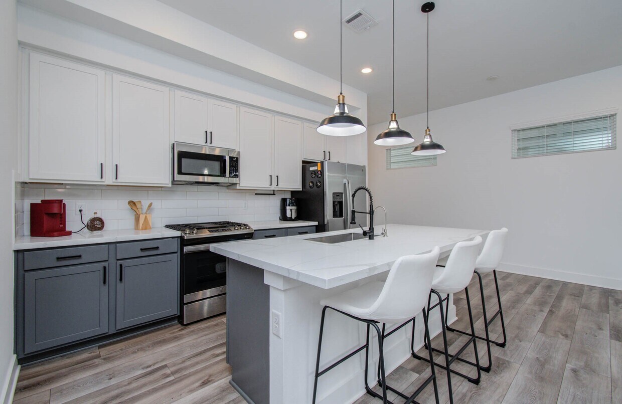 Foto principal - 970 Highland Sound Ln