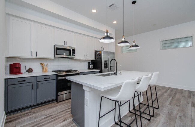 Foto del edificio - 970 Highland Sound Ln