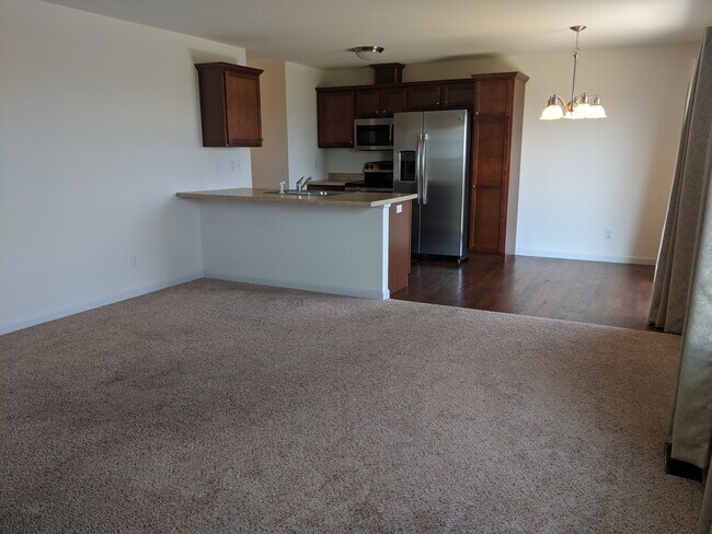 Main Floor - 11 Ruth Cir