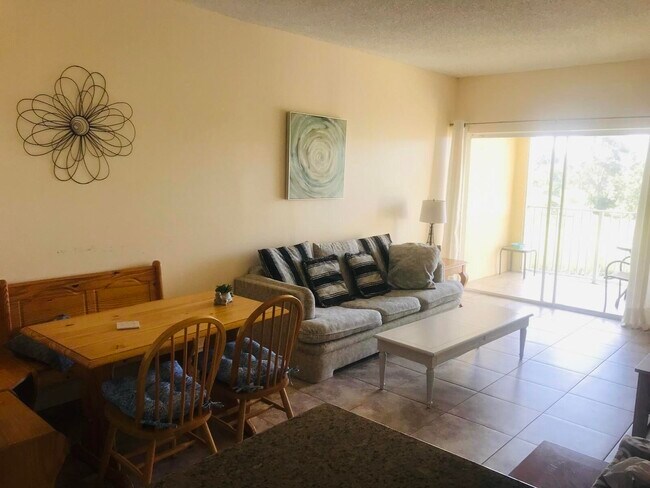 Foto del edificio - 2100 Greenview Shores Blvd