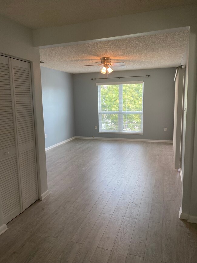 Building Photo - 610 Windrush Bay Dr