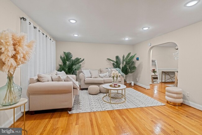 Foto del edificio - 6008 Northwood Dr