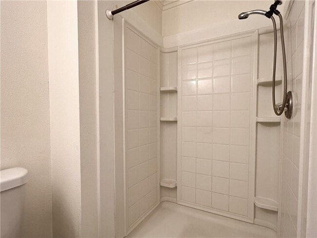 Building Photo - 413 Ewalt Ave