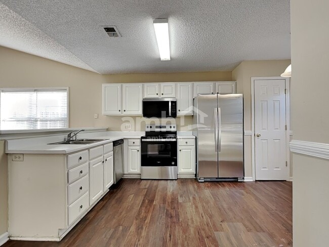 Building Photo - 5 Stemson Way