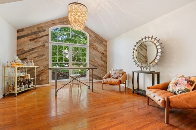 Foto del edificio - Single Family Home: Durham/Chapel Hill Line
