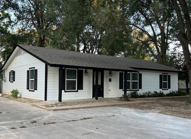 Building Photo - Updated Winnsboro Home with Island Kitchen, Quartz Counters, and Tree-Shaded Yard