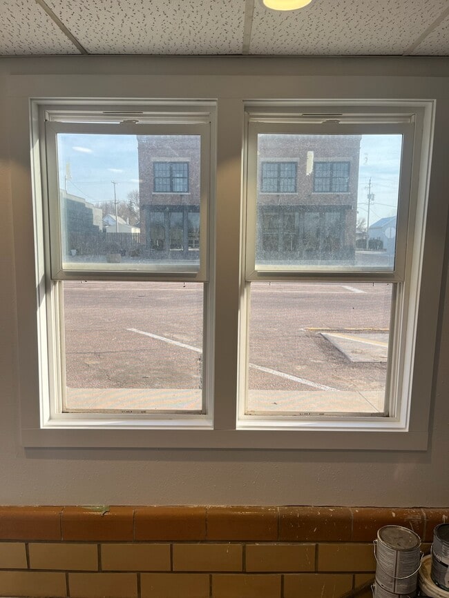 Building Photo - 205 Main St