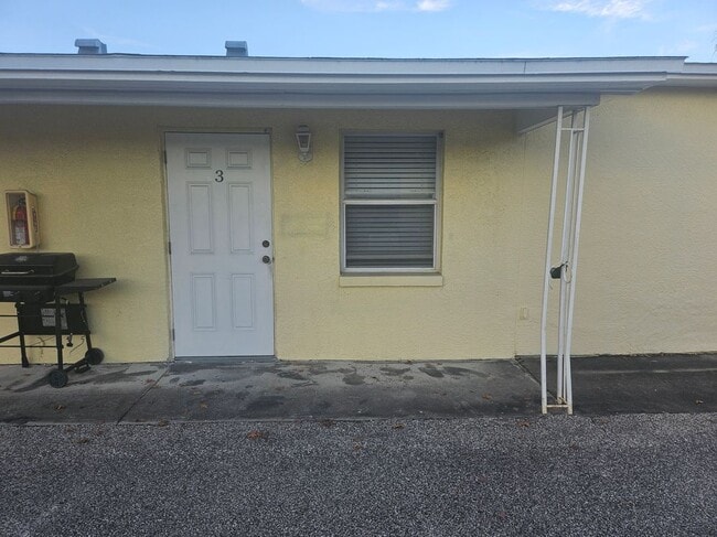 Building Photo - 271 Ridge Rd NW