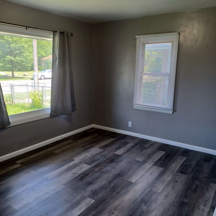 Living Room - 5751 N 64th St