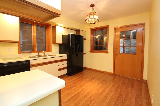 Foto del edificio - 1351 W Rosedale Ave