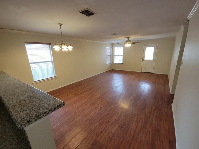 Building Photo - Room in House on Ceremony Cove