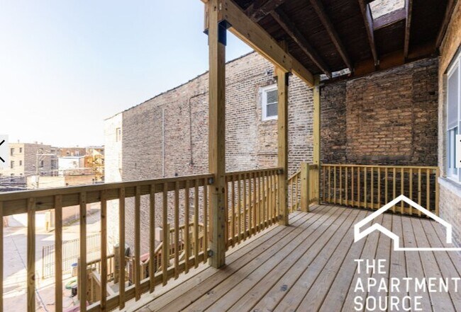 Foto del edificio - 2620 N Milwaukee Ave