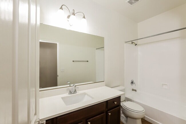 Foto del edificio - 7706 S 71st Ave