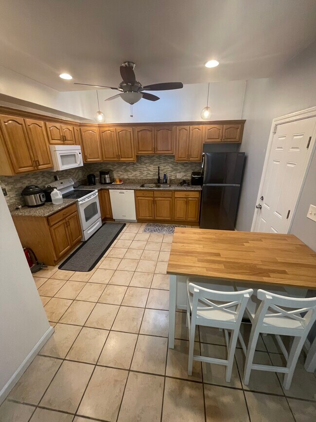 cocina/comedor - 1507 N Hancock St