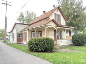 Building Photo - 512 E Douglas St