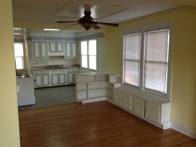 Kitchen / Dining Room - 127 Elm St