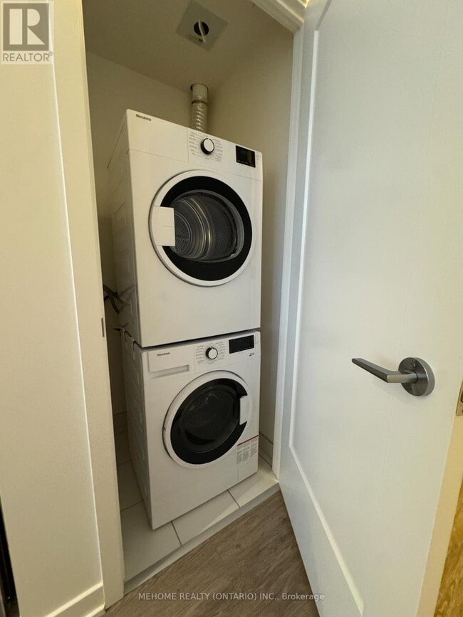 Building Photo - 3071 Trafalgar Rd