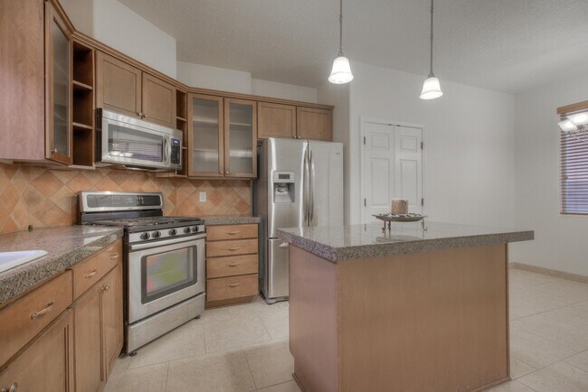Foto del edificio - 9120 Village Ave NE