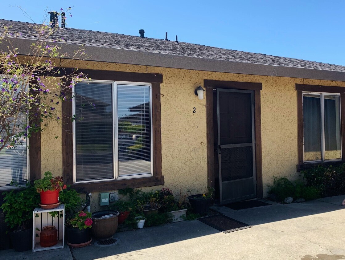 Primary Photo - 1431 Diablo Dr