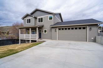 Building Photo - 13397 State Rd
