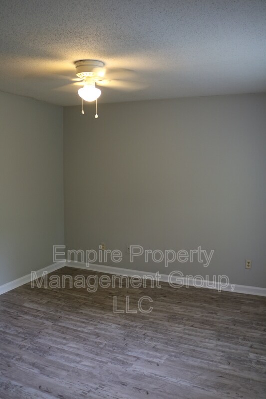 Foto del edificio - 1908 Tall Pines Cir