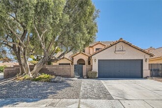 Building Photo - 1779 Yellowwood Dr