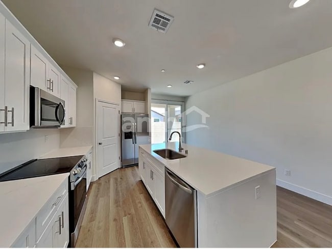 Building Photo - 510 Speckled Orchid Pl