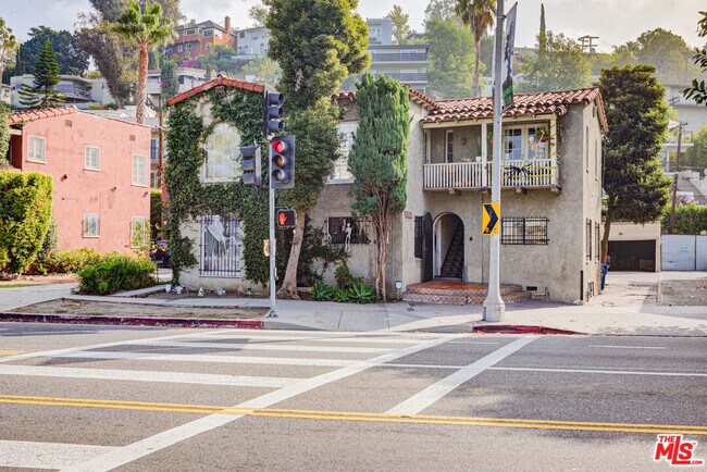 Foto del edificio - 1492 Silver Lake Blvd