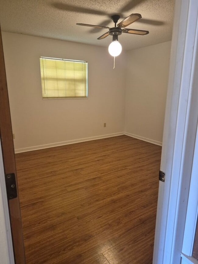Building Photo - 205 Pelham Rd
