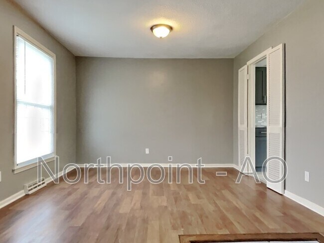 Foto del edificio - 103 Hillcrest Rd