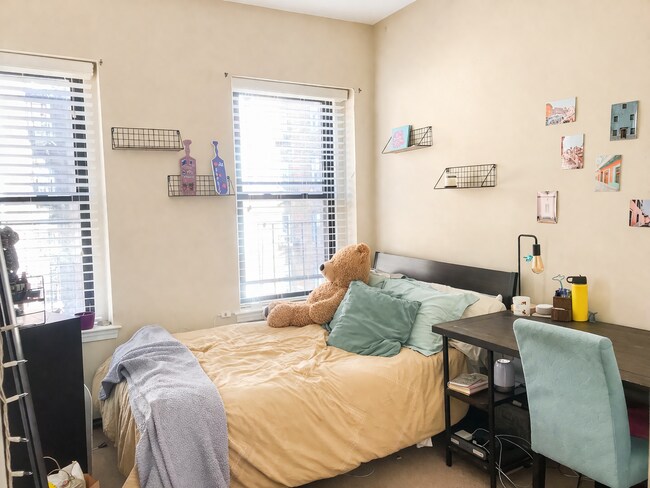 Building Photo - 11 Symphony Rd