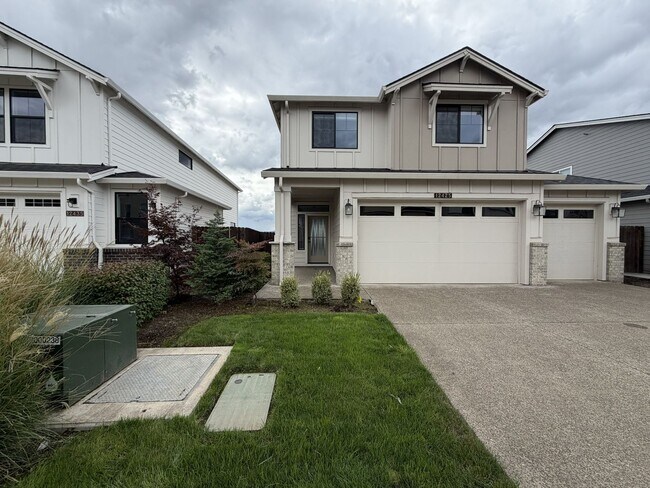 Building Photo - 12425 SW Silvertip St