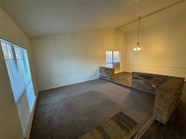 Foto del edificio - 2905 Woodlark Dr