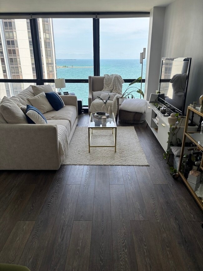 Building Photo - 900 N Lake Shore Dr