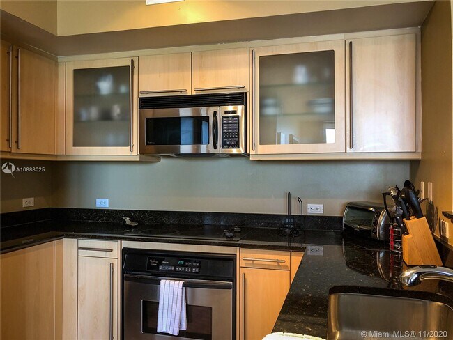 Building Photo - 2080 S Ocean Dr