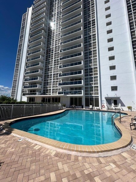 Foto del edificio - 2701 N Ocean Blvd