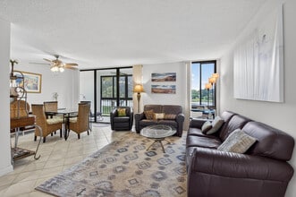 Building Photo - 3604 Bridgewood Dr