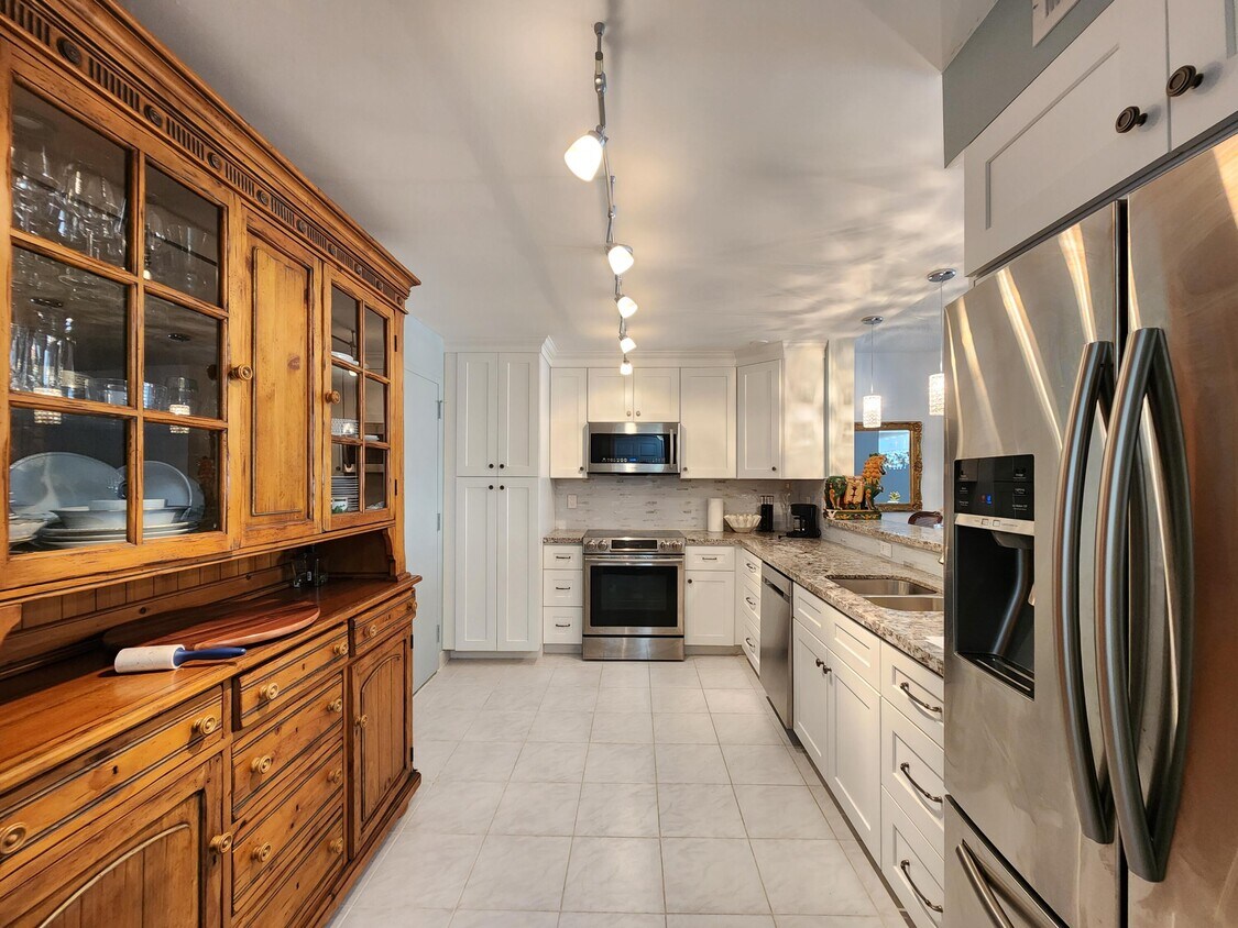 1147 Hillsboro Mile Unit 209  