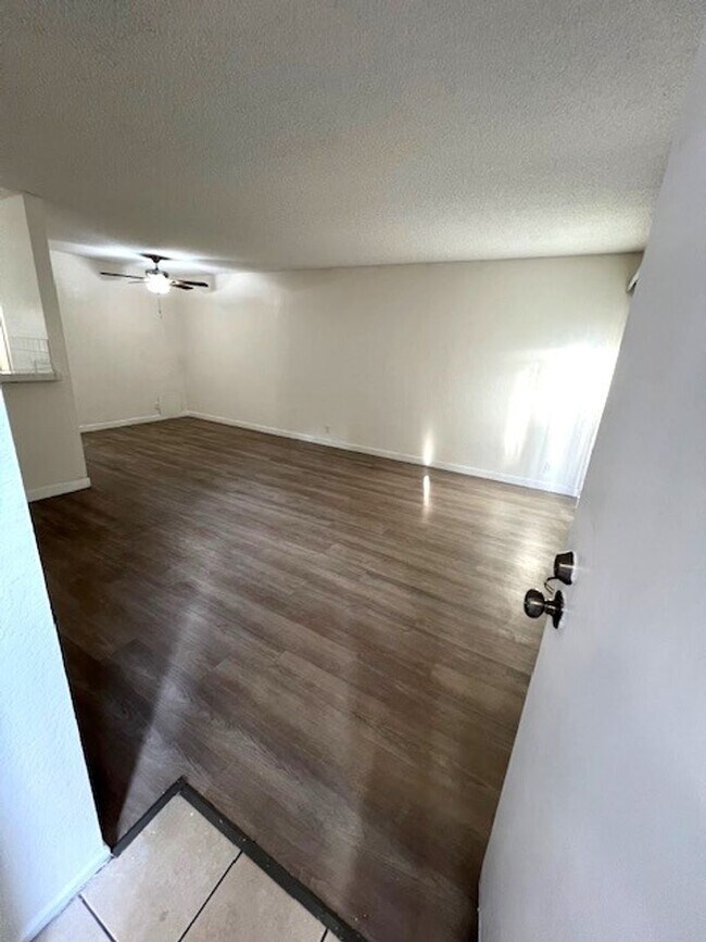 Foto del edificio - 9929 Sepulveda Blvd