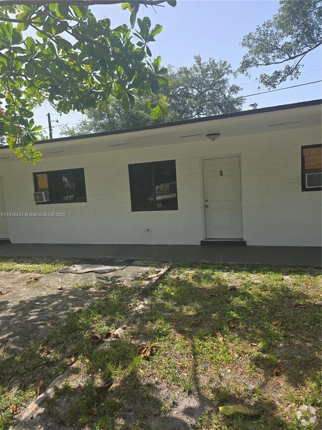 Building Photo - 14746 NE 6th Ave