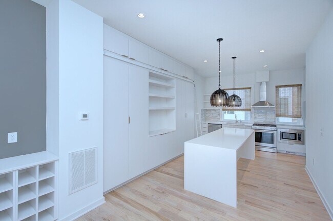 Foto del edificio - 2737 Shenandoah Ave