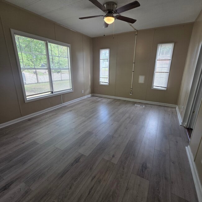 Building Photo - 3526 Highview Ct
